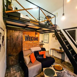 Rustic Flat With Perfect Location Budapest