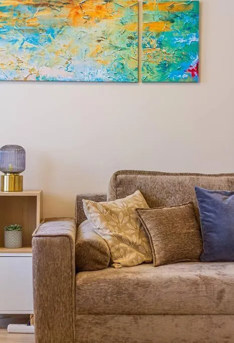 Roomy Apartment 80Sqm At City Center Free Parking Space, Ac & Balcony, Separate Ac In All Four Rooms Budapest