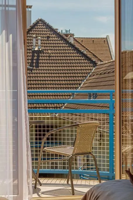 Roomy Apartment 80Sqm At City Center Free Parking Space, Ac & Balcony, Separate Ac In All Four Rooms Budapest Hungary
