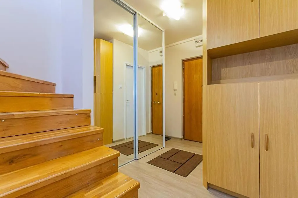 Roomy Apartment 80Sqm At City Center Free Parking Space, Ac & Balcony, Separate Ac In All Four Rooms Budapest